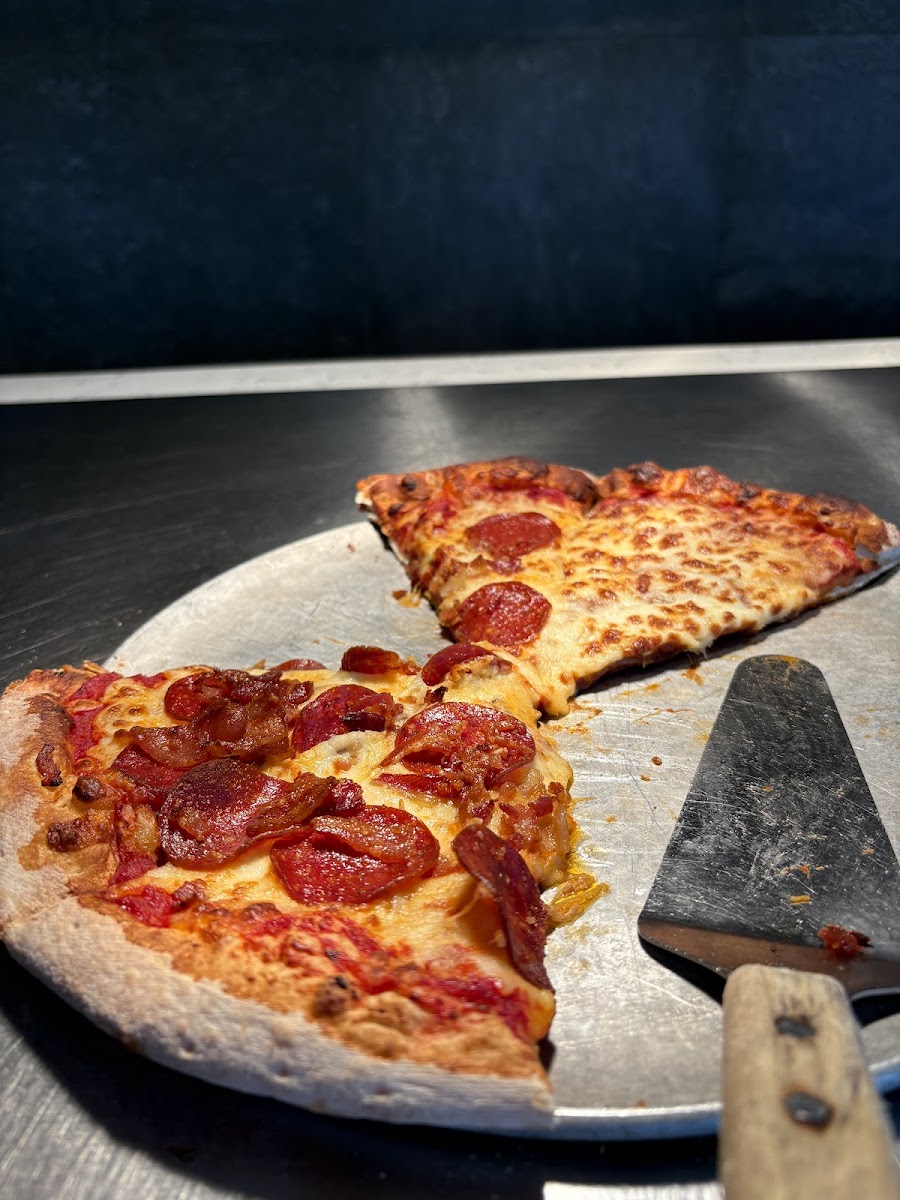Pizza Salvatore Photo 4